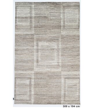 Lucius Rug 309 x 194 cm