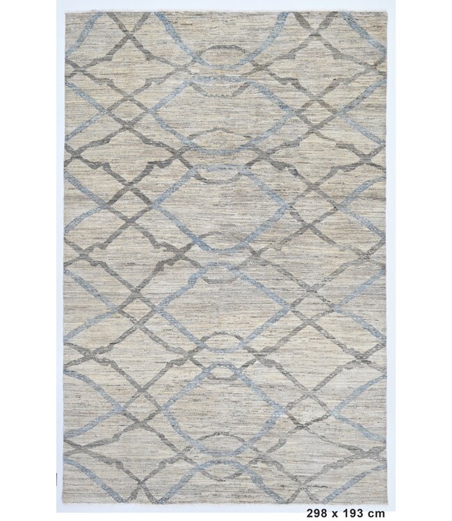 Persian Double Diamond Rug 298 x 193 cm