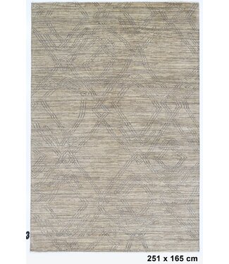 Diamond in Green Rug 251 x 165 cm