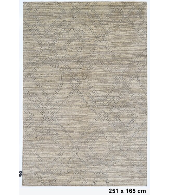 Diamond in Green Rug 251 x 165 cm