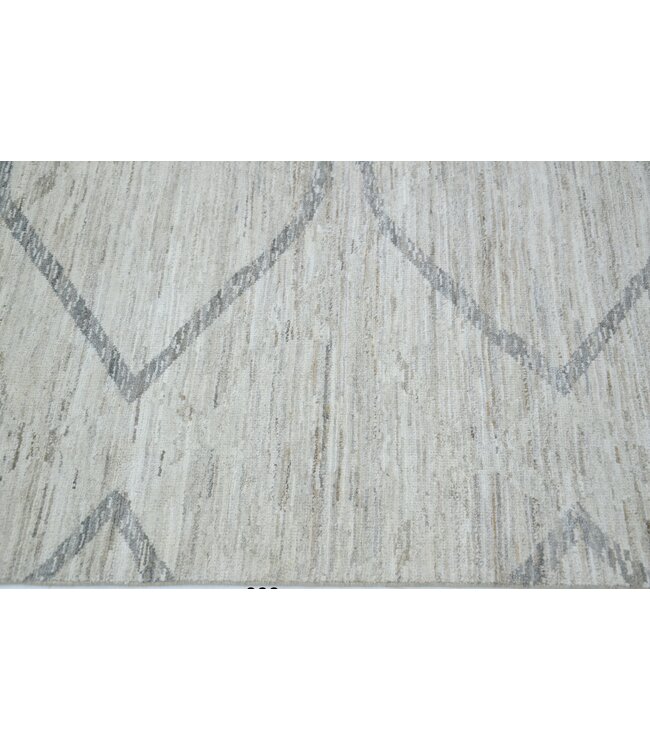 Gretel in the Leaf Rug 254 x 168 cm