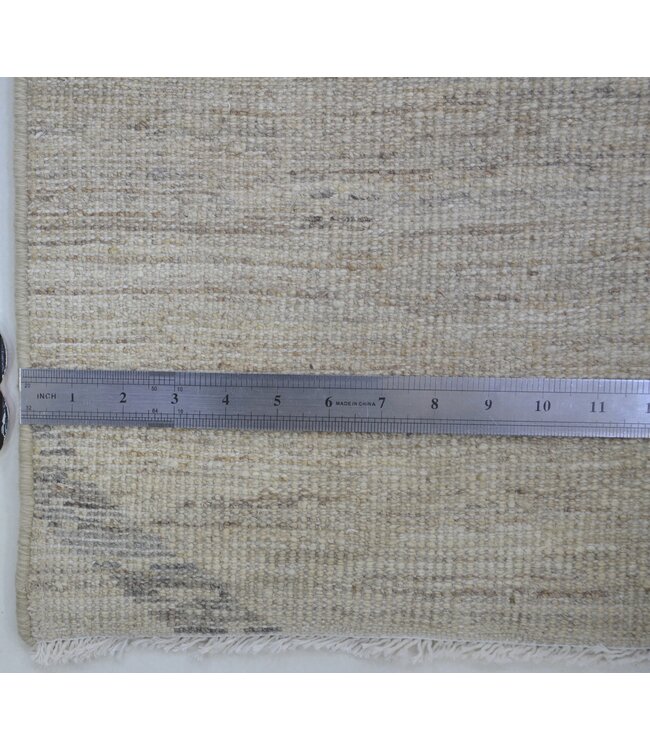 Gretel im Blattteppich 254 x 168 cm