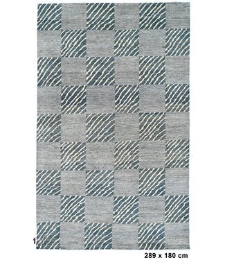 Shepperd Check Chess Rug 289 x 180 cm