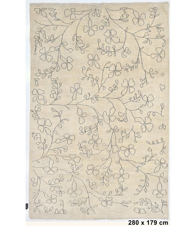 Backyard Flower Rug 280 x 179 cm