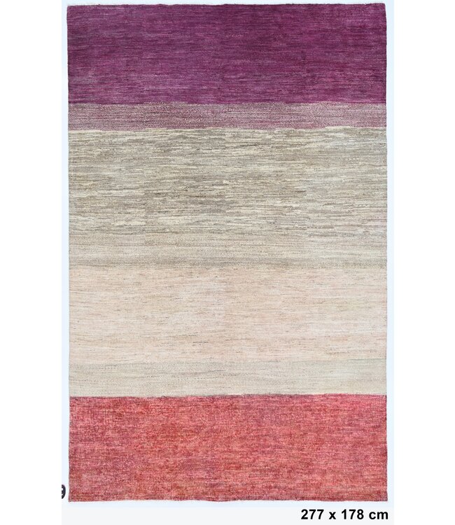 Teppich aus Samt und Creme, 277 x 178 cm