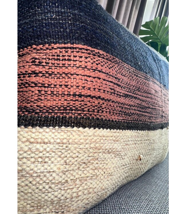 1x unike kelim kussens met vulling  60x40 cm