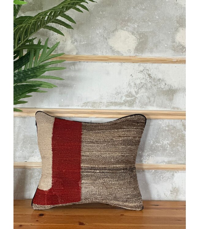 kelim kussens  modern  ca 40x40  cm met vulling