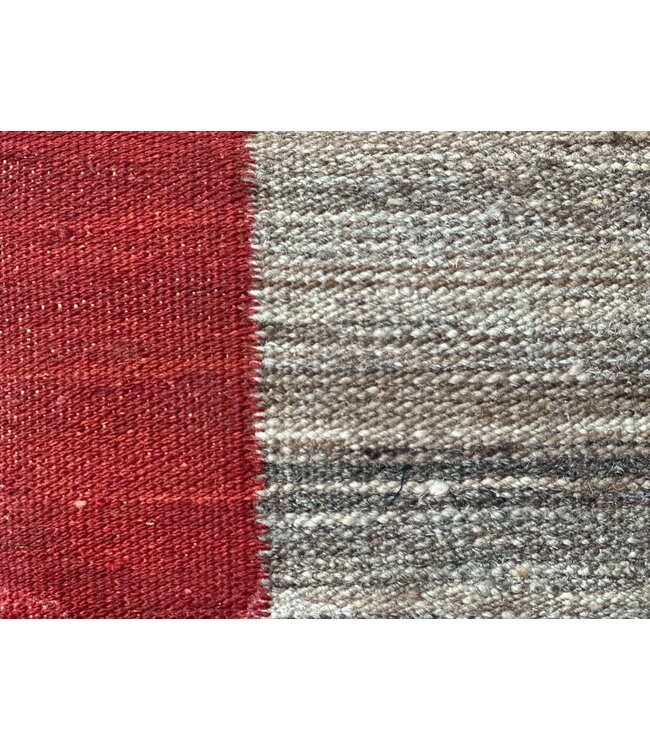 kelim kussens  modern  ca 40x40  cm met vulling