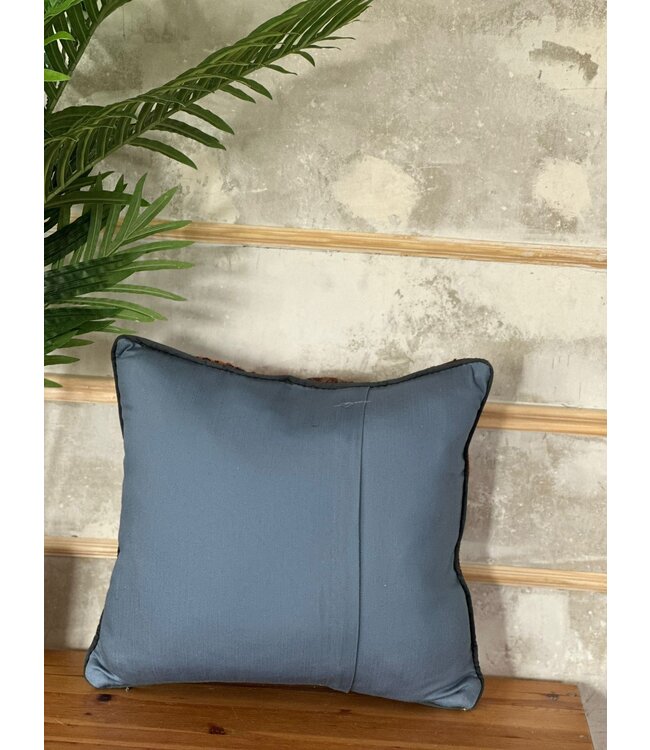 kelim kussens  modern  ca 40x40  cm met vulling