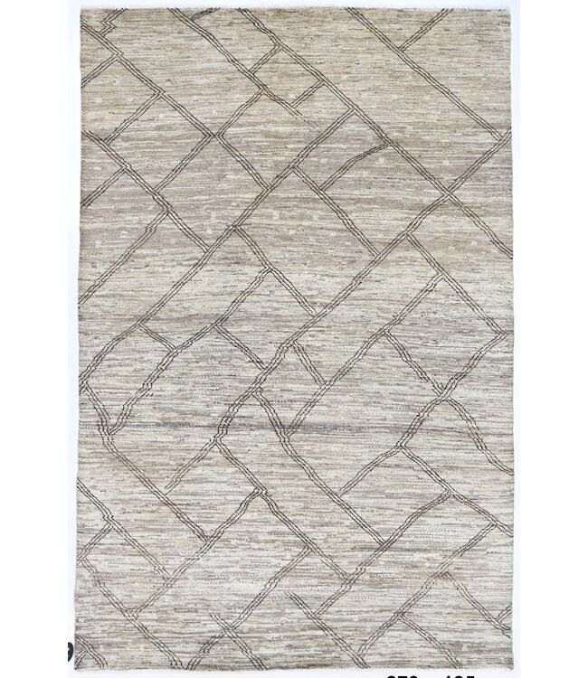 Bold Lattice Rug 273 x 185 cm