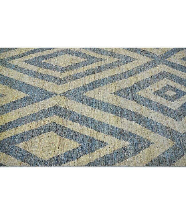 Bold Diamond Rug 304 x 193 cm