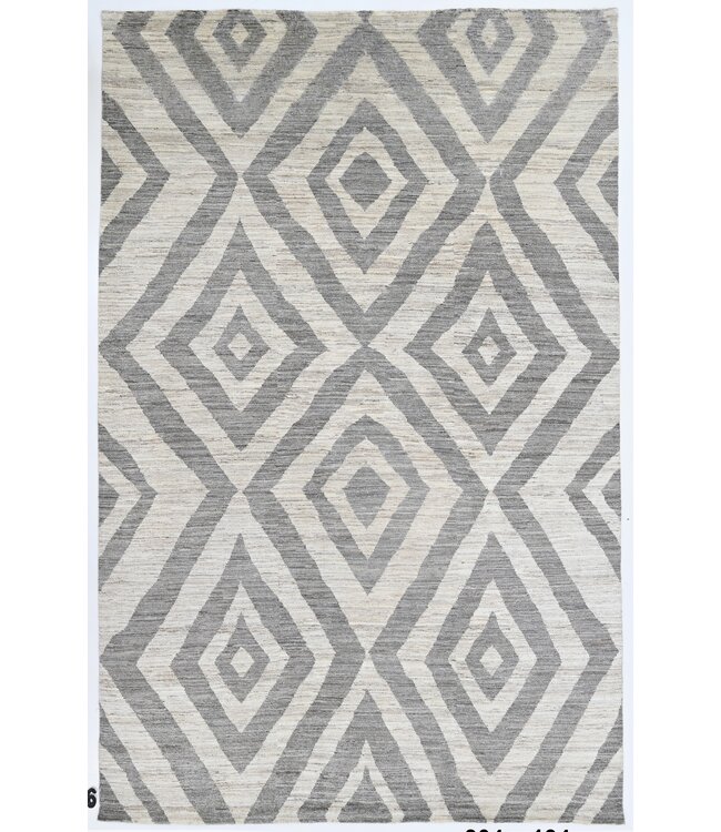 Bold Diamond Rug 304 x 194 cm