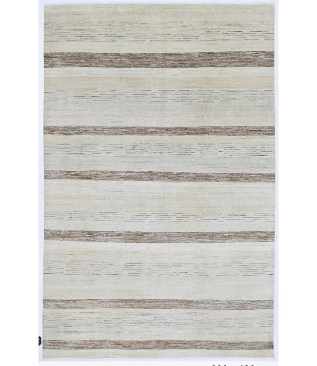 Houtgesneden vloerkleed 306 x 196 cm