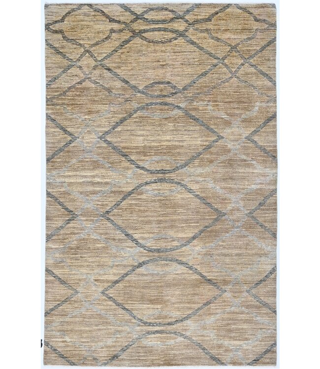 Gretel in the Leaf Rug 311 x 195 cm