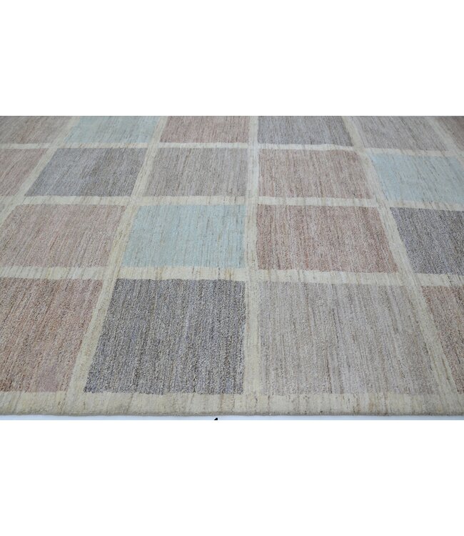 Courtyard rug 552 x 368 cm