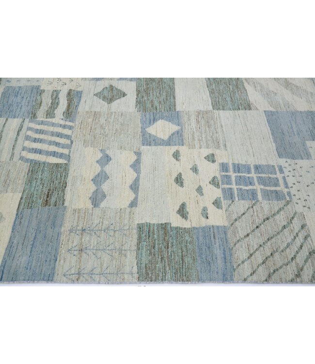 Schlichter abstrakter Teppich, 307 x 245 cm