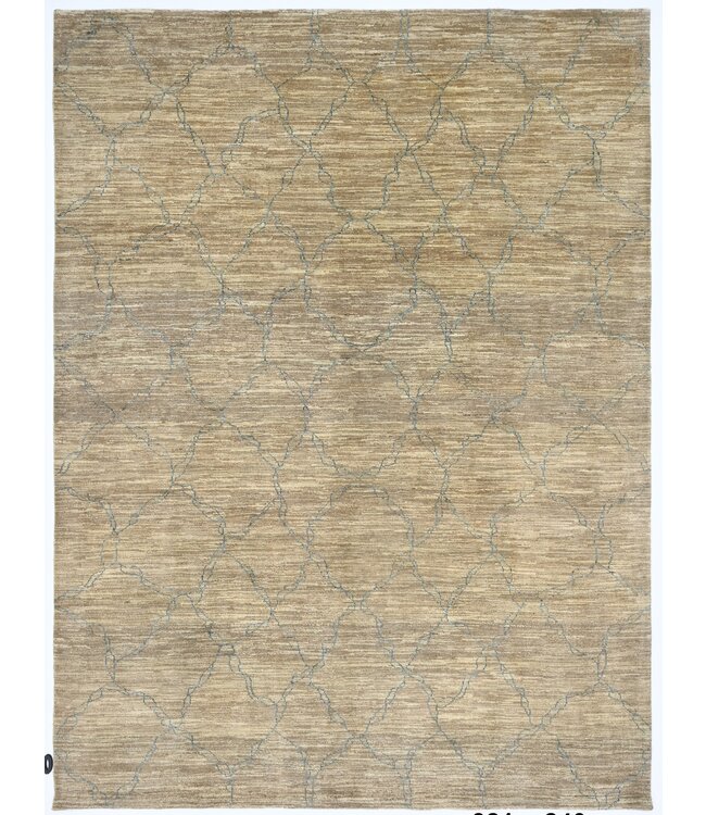 Persian Diamond Rug 321 x 240 cm