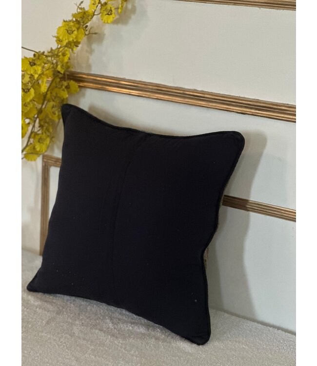 kelim kussens  vintage   ca 40x40  cm met vulling