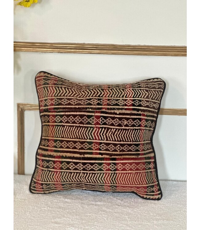 kelim kussens  vintage   ca 40x40  cm met vulling