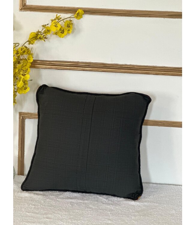 kelim kussens  vintage   ca 40x40  cm met vulling