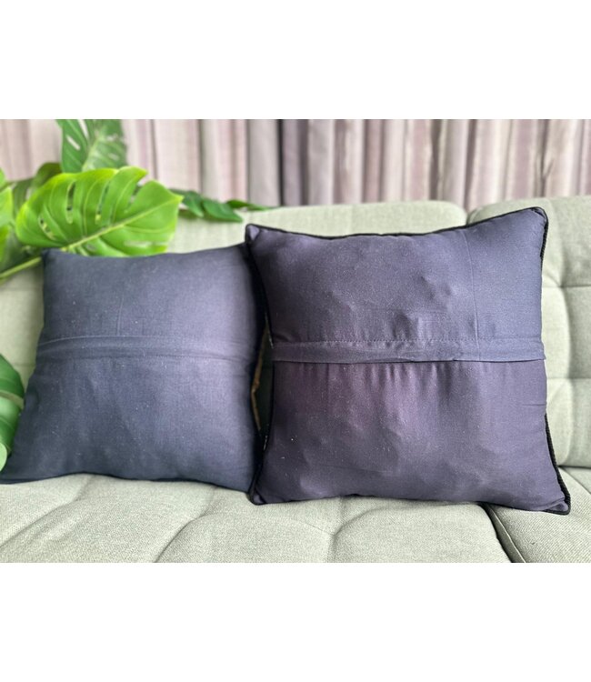 kelim kussens  modern   ca 40x40  cm met vulling