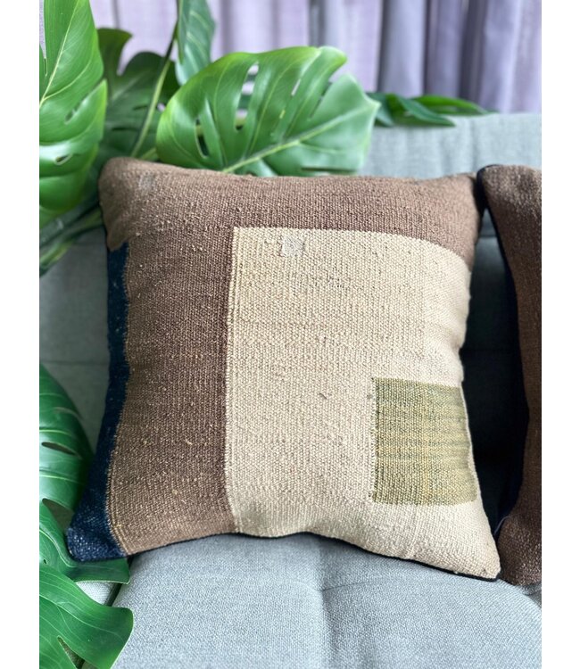 kelim kussens  modern   ca 40x40  cm met vulling
