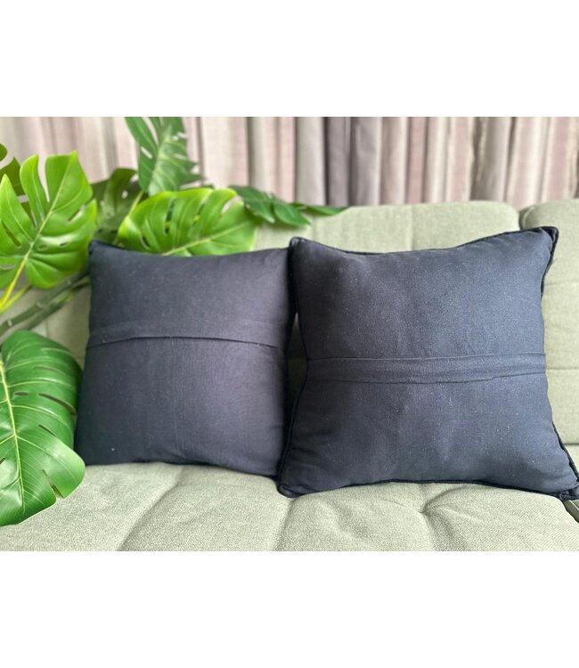 kelim kussens  modern   ca 40x40  cm met vulling