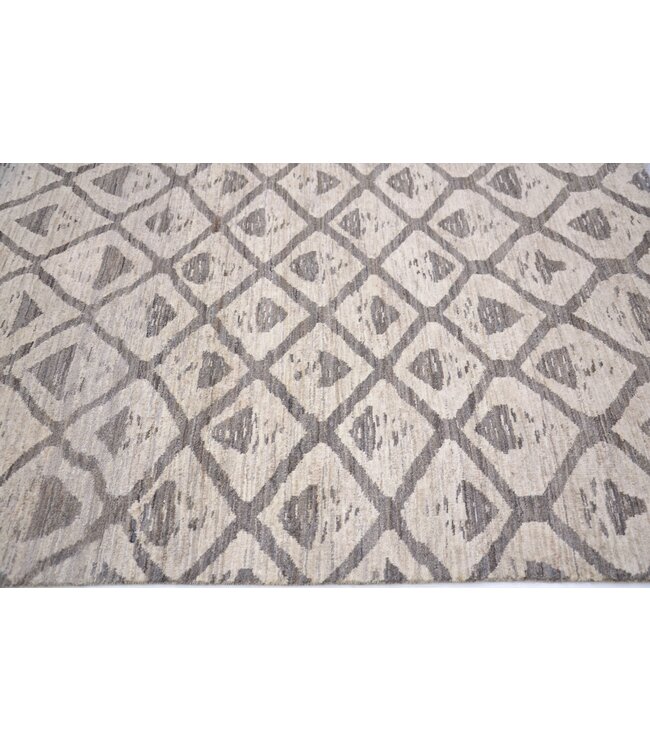 Abstract Trapizoid Rug 181 x 188 cm