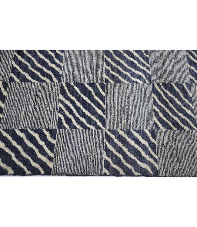 Shepperd Check Chess Rug 367 x 079 cm