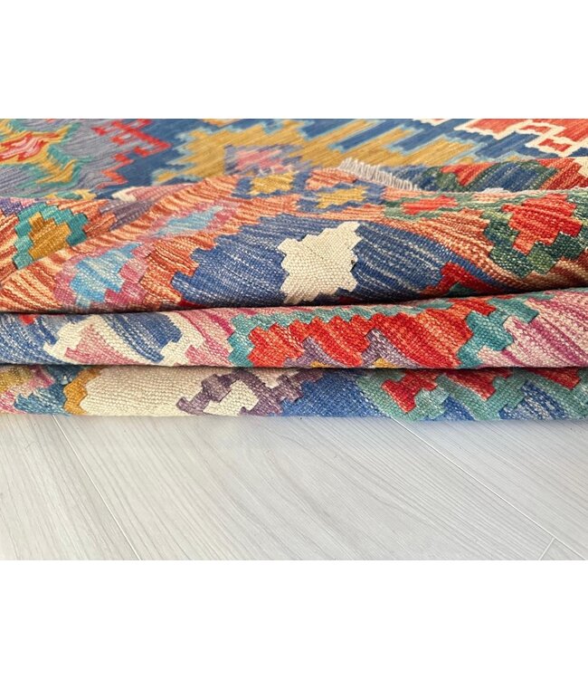 Naila kalim303x207 cm