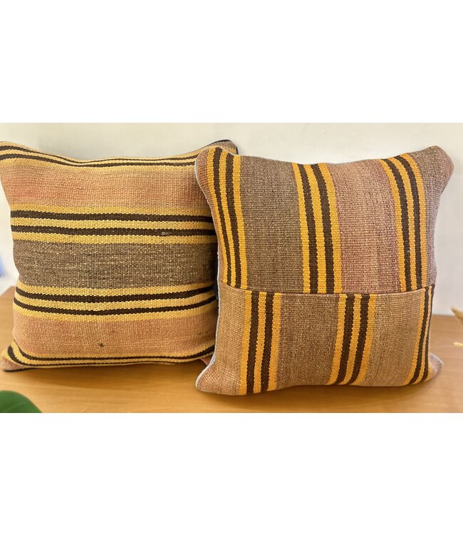 2x Kelim-Kissenbezug mit Füllung. Handgefertigte Kelim-Kissen, ca. 45 x 45 cm