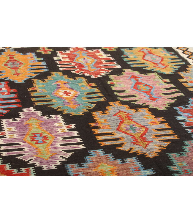 Naila kelim Handgeweven 246x193 cm Traditional Kelim Tapijt Wol