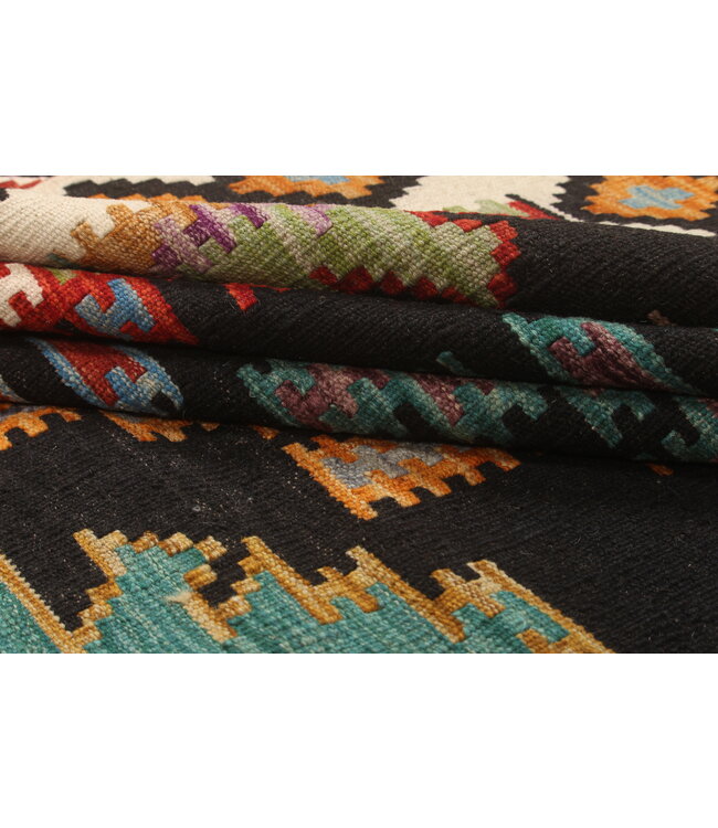 Naila kelim Handgeweven 246x193 cm Traditional Kelim Tapijt Wol