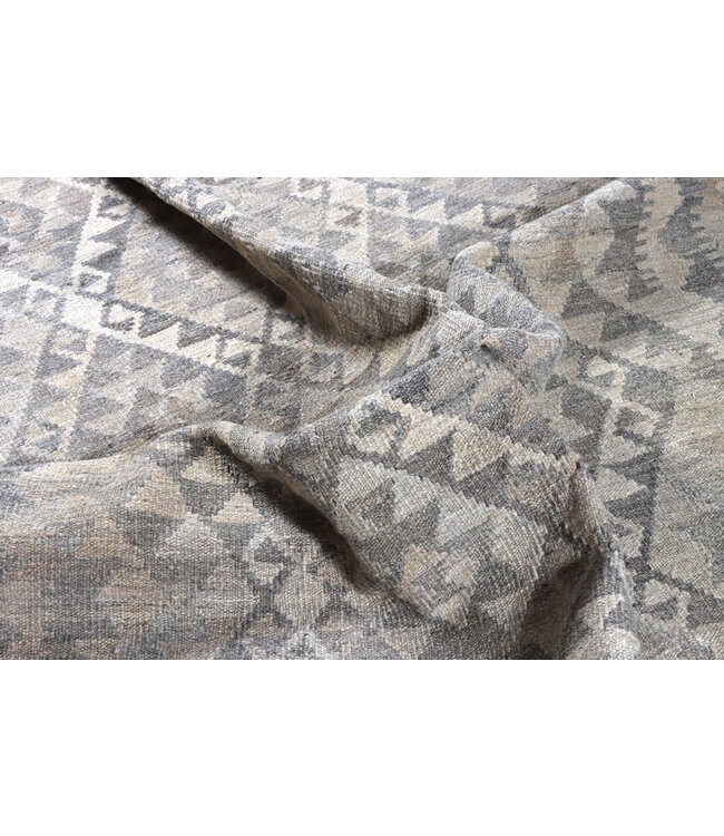 251x179 cm Handwoven Natural  Wool Kelim Area Rug