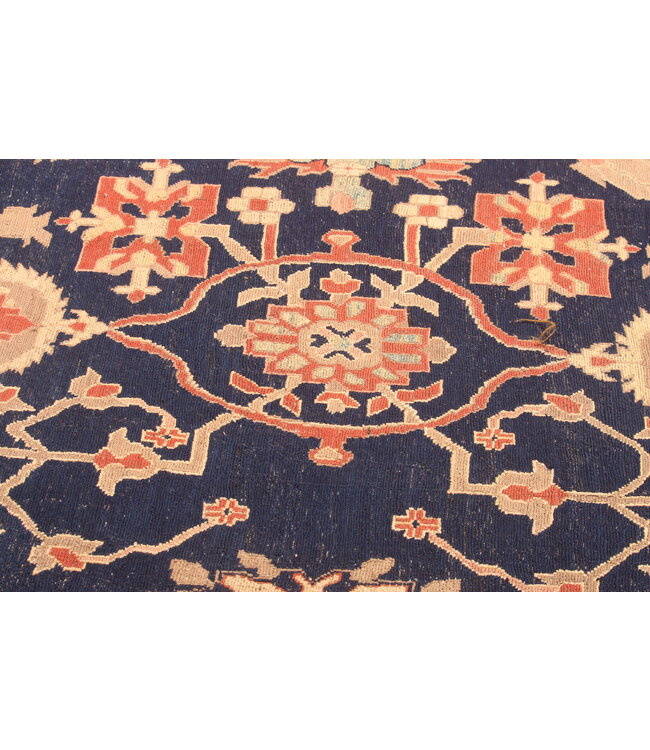 Handwoven Sumak kilim rug 391x296 cm