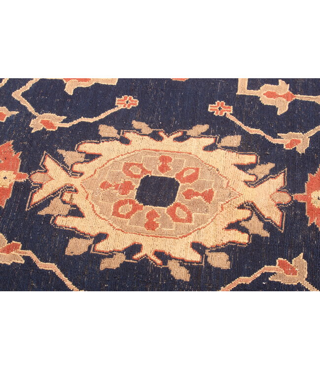 Handwoven Sumak kilim rug 391x296 cm