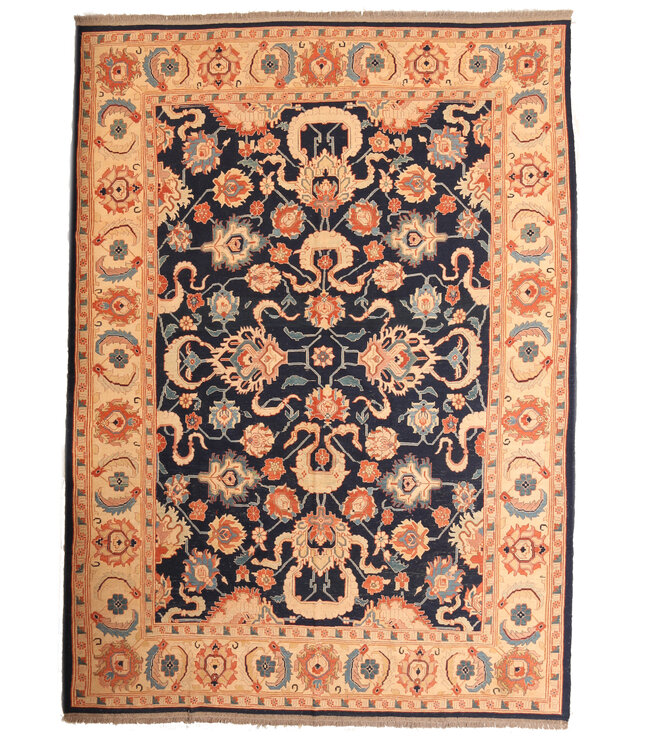 Handwoven Sumak kilim rug 357x273 cm