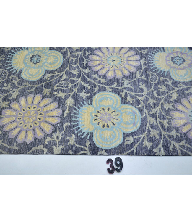 Moderne loper – Bloemenpatroon op grijze basis – 361x88 cm – Handgeknoopt van wol