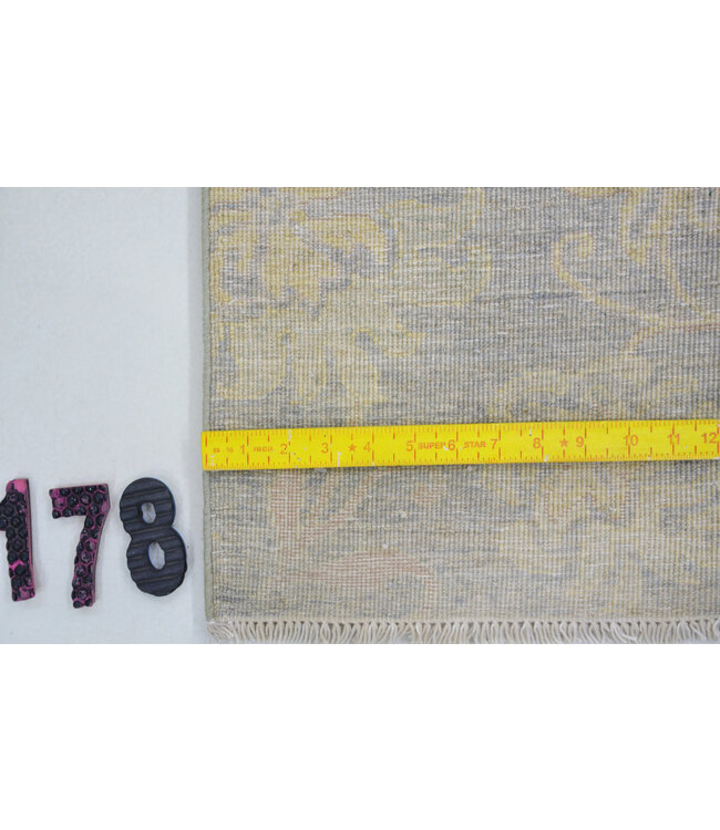 Grey Floral Vintage Rug – Hand-knotted Wool Carpet – 189 x 123 cm