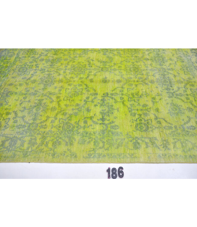 Lime Green Vintage Oushak Rug – Hand-knotted Wool Carpet – 235 x 168 cm