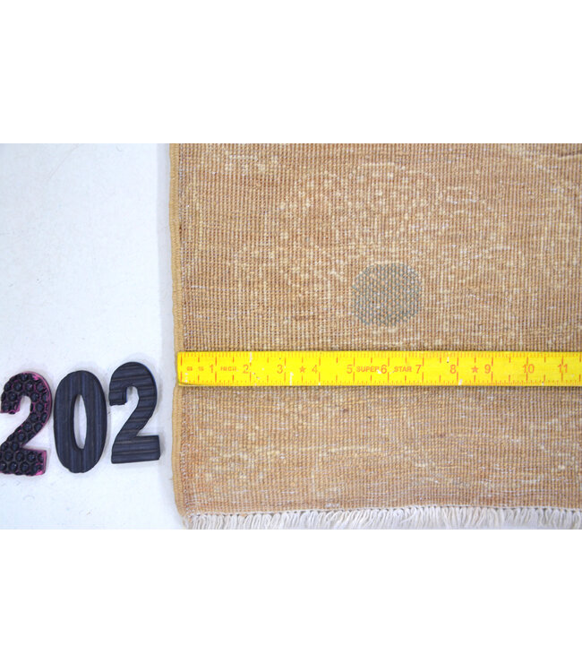 Light Beige Modern Rug – Hand-knotted Wool Carpet – 190 x 139 cm