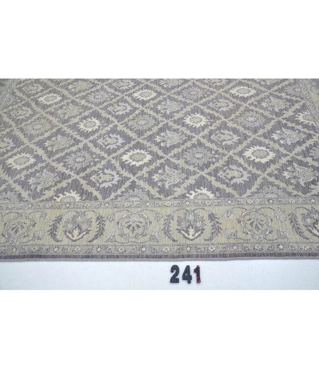Grijs-Beige Ziegler Tapijt – 268 x 183 cm