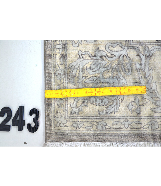 Gray-Beige Ziegler Rug – 235 x 166 cm