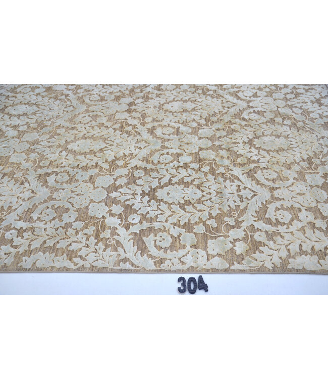 Beige Ziegler pattern rug – 265 x 182 cm