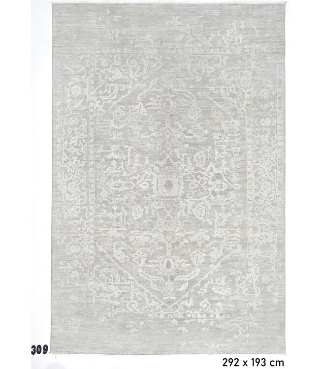 Silver grey Ziegler pattern rug – 292 x 193 cm