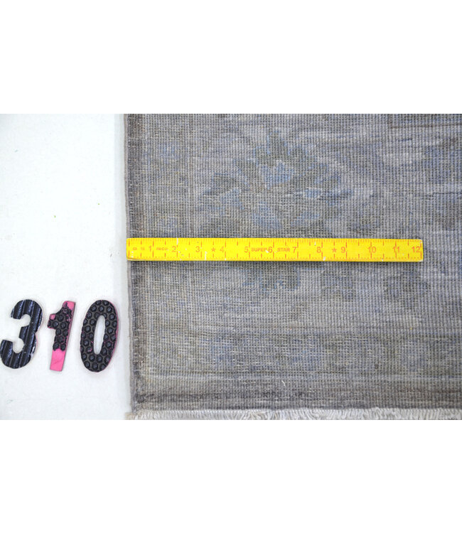 Grey-green Ziegler pattern rug – 294 x 198 cm