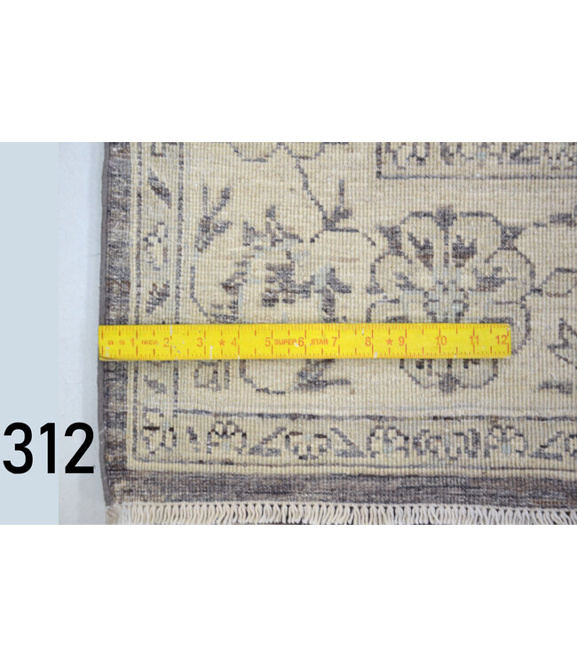 Grey and cream Ziegler pattern rug – 237 x 171 cm