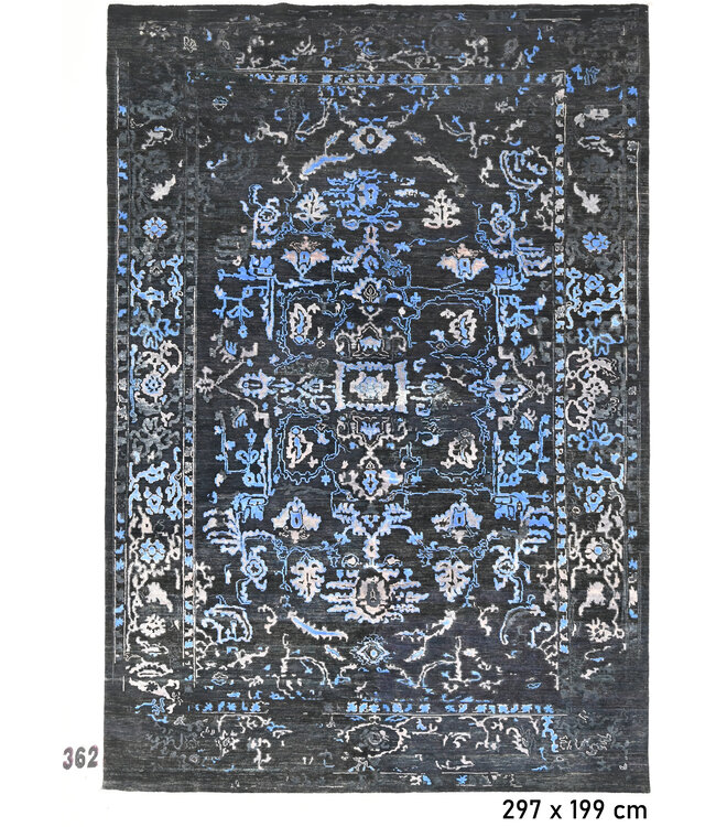 Blue Vintage Hand-Knotted Wool Rug | Dimensions: 297 x 199 cm