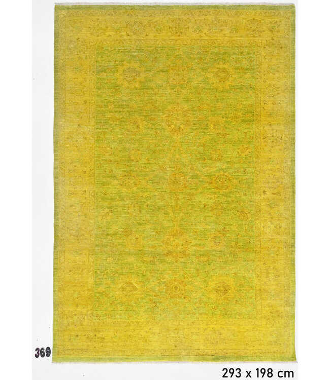 Yellow Green Ziegler Rug – Hand-Knotted Wool – 293 x 198 cm