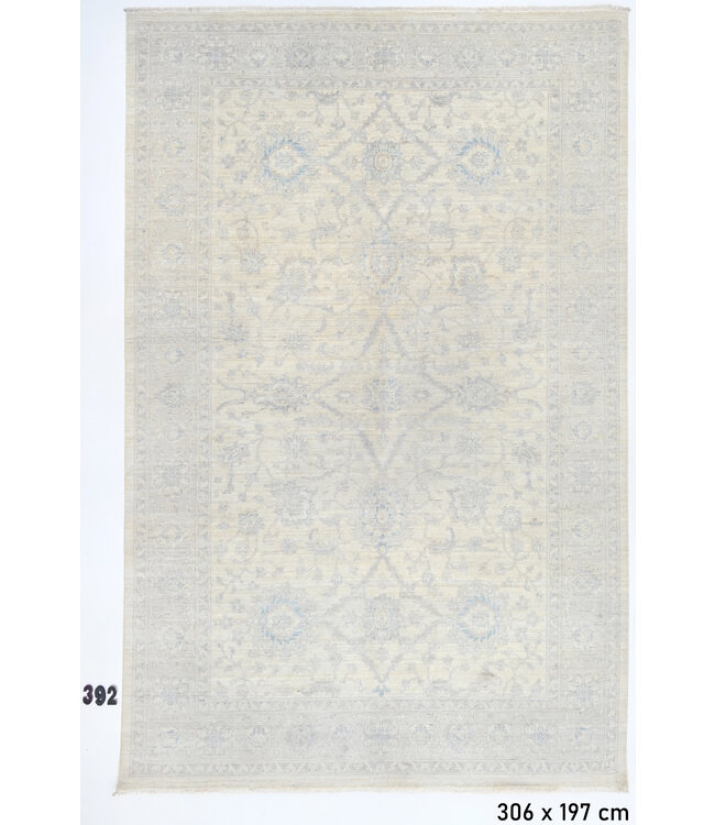 Hellbeiges Ziegler-Muster handgeknüpfter Wollteppich – 306 x 197 cm